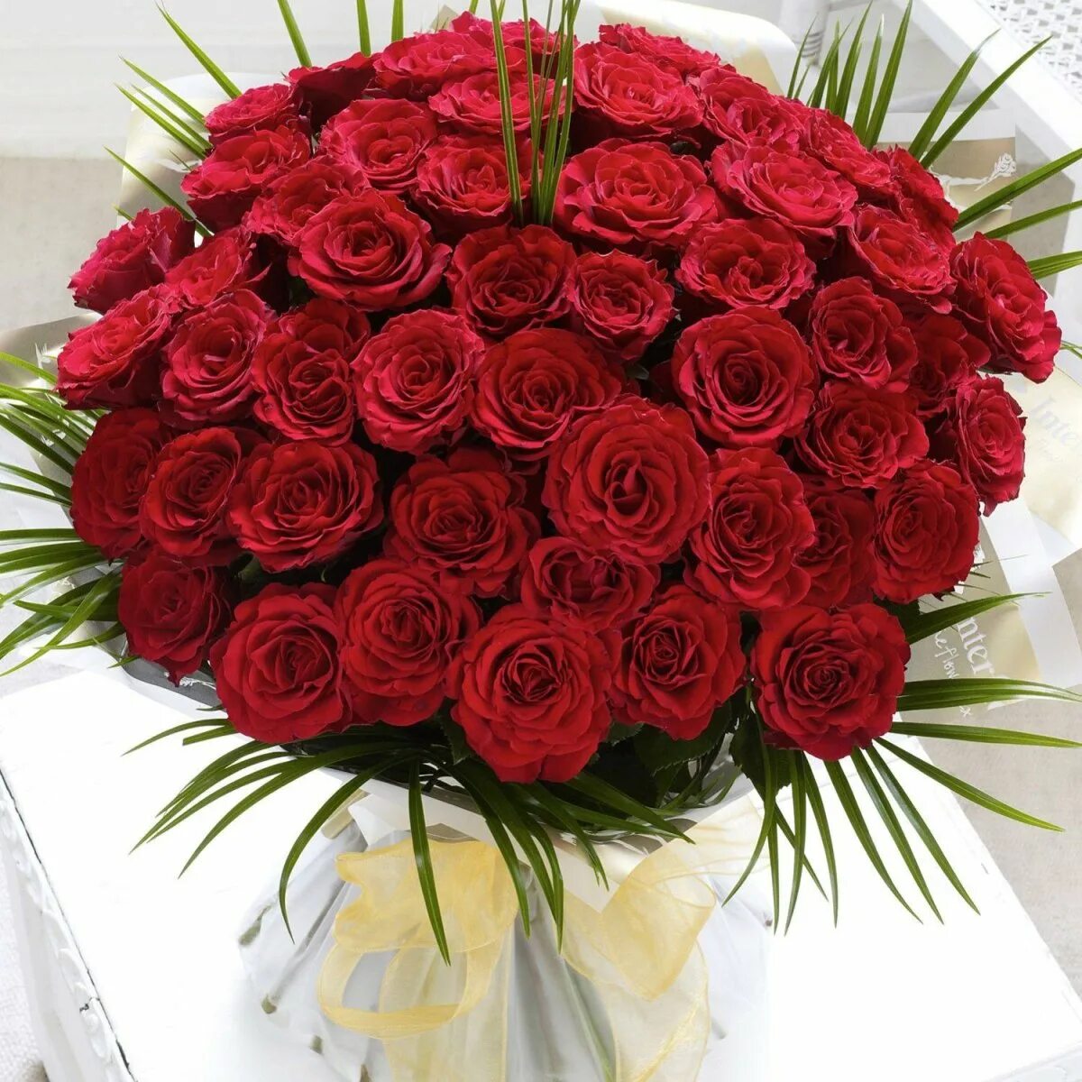 С днем рождения огромные розы. Красивые большие букеты. Роскошный букет. Шикарный букет цветов. Огромный букет цветов.