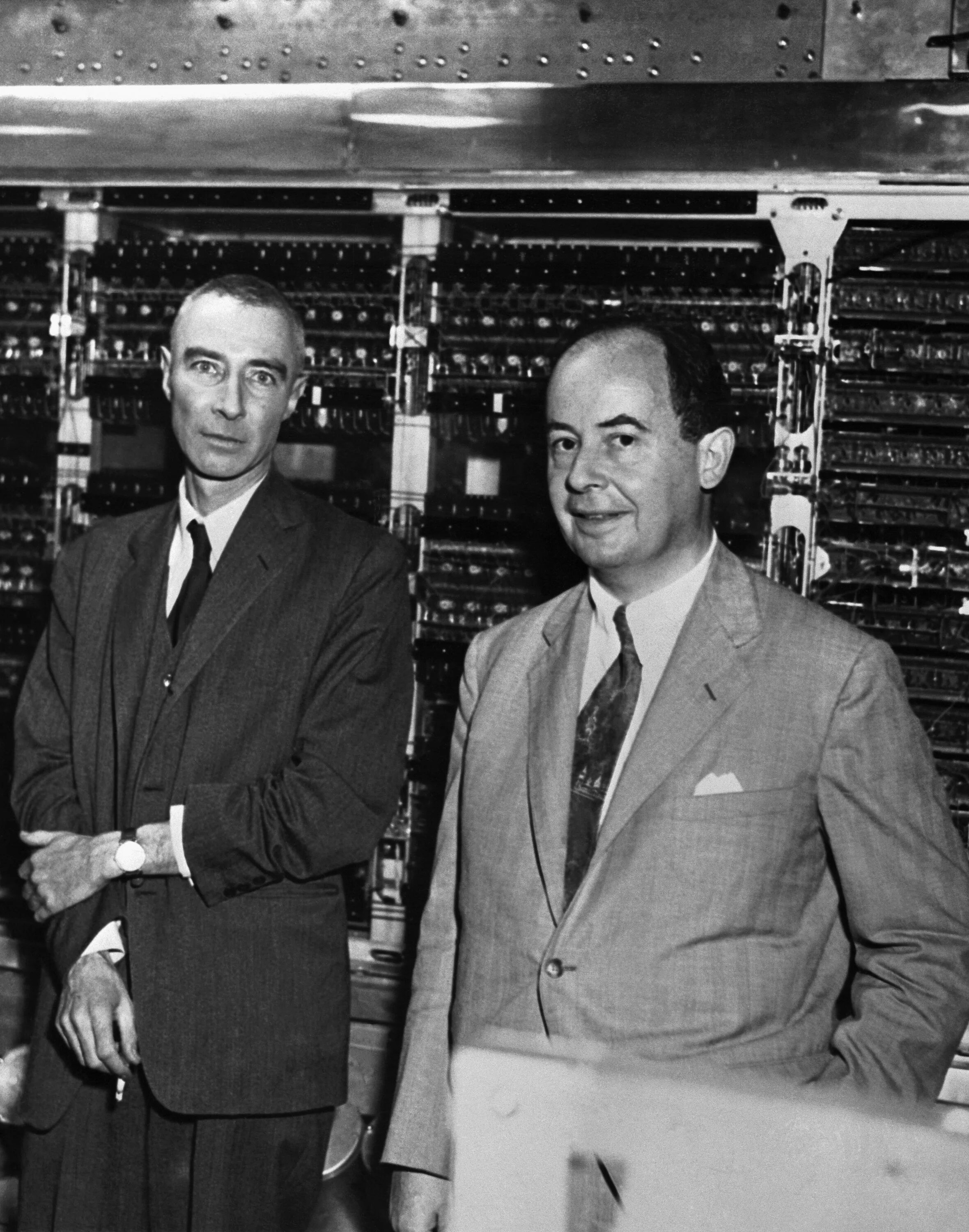 John von Neumann. Джон (Янош) фон Нейман. ЭНИАК И Джон фон Нейман. Моучли и Эккерт.