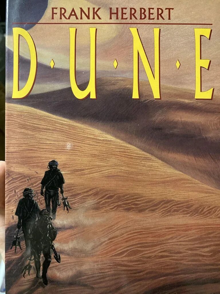 Дюна книга какого года. Фрэнк Херберт Дюна. Дюна 1965. Dune Frank Herbert, 1965. Фрэнк Герберт Дюна обложка.