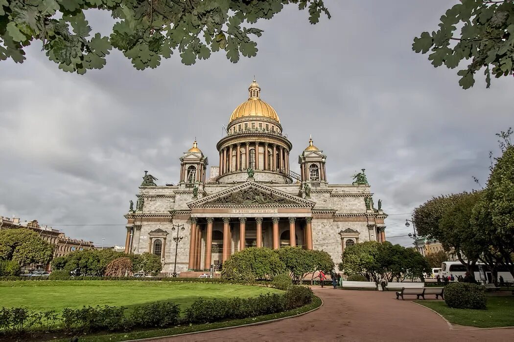 Иссаквский собора. Исакиевский србор в санк питербурге. Исаакиевский храм москва. Исаакиевский храм москва. Исаакиевский храм москва.
