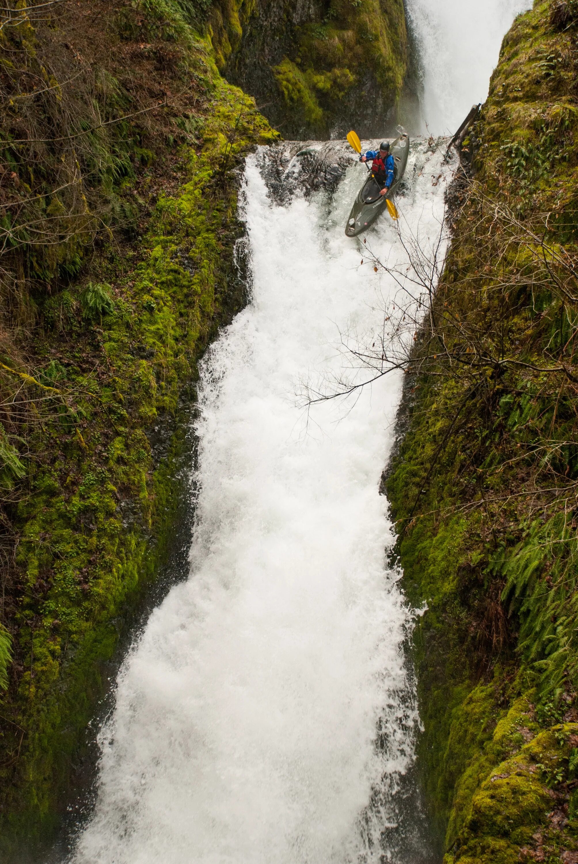 Водопад Бридал Вейл. Водопад фата (англ. Bridal Veil Falls) в новой Зеландии. Водопад фата невесты Норвегия. ЮАР Bridal Veil Falls водопад. Падение с водопада