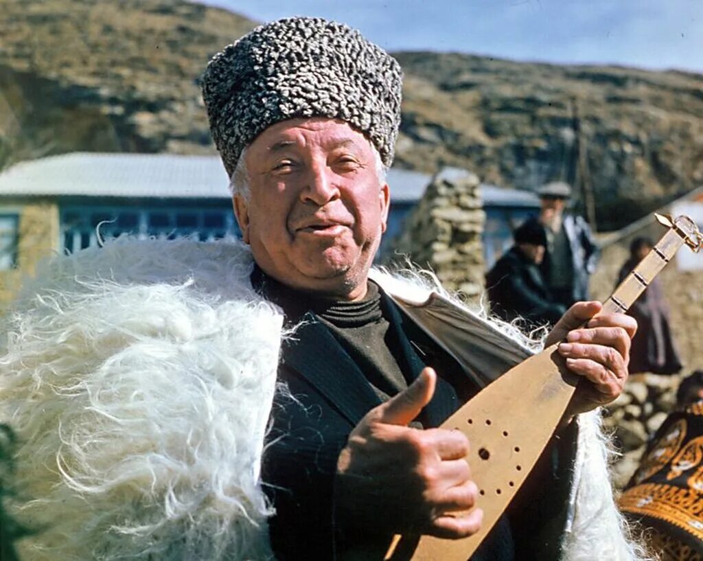 Гамзатов народность. Гамзатов народность. Расул гамзатов аварцы. Фото расула гамзатова. Гамзатов народность.