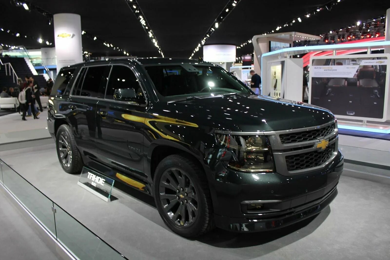 Шевроле новые цена фото. Chevrolet Tahoe 2016 Black. Chevrolet Tahoe 2018. Chevrolet Tahoe 2015 Black. Chevrolet Tahoe 2017.