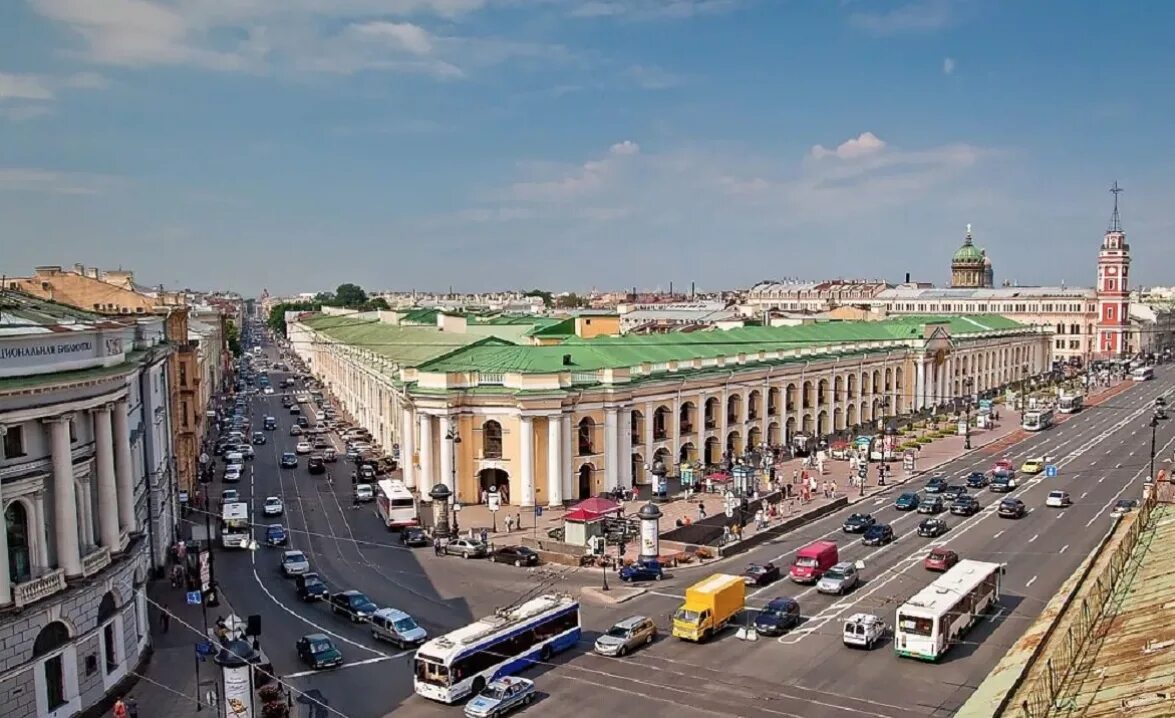 Петербургский Гостиный двор Архитектор Растрелли.