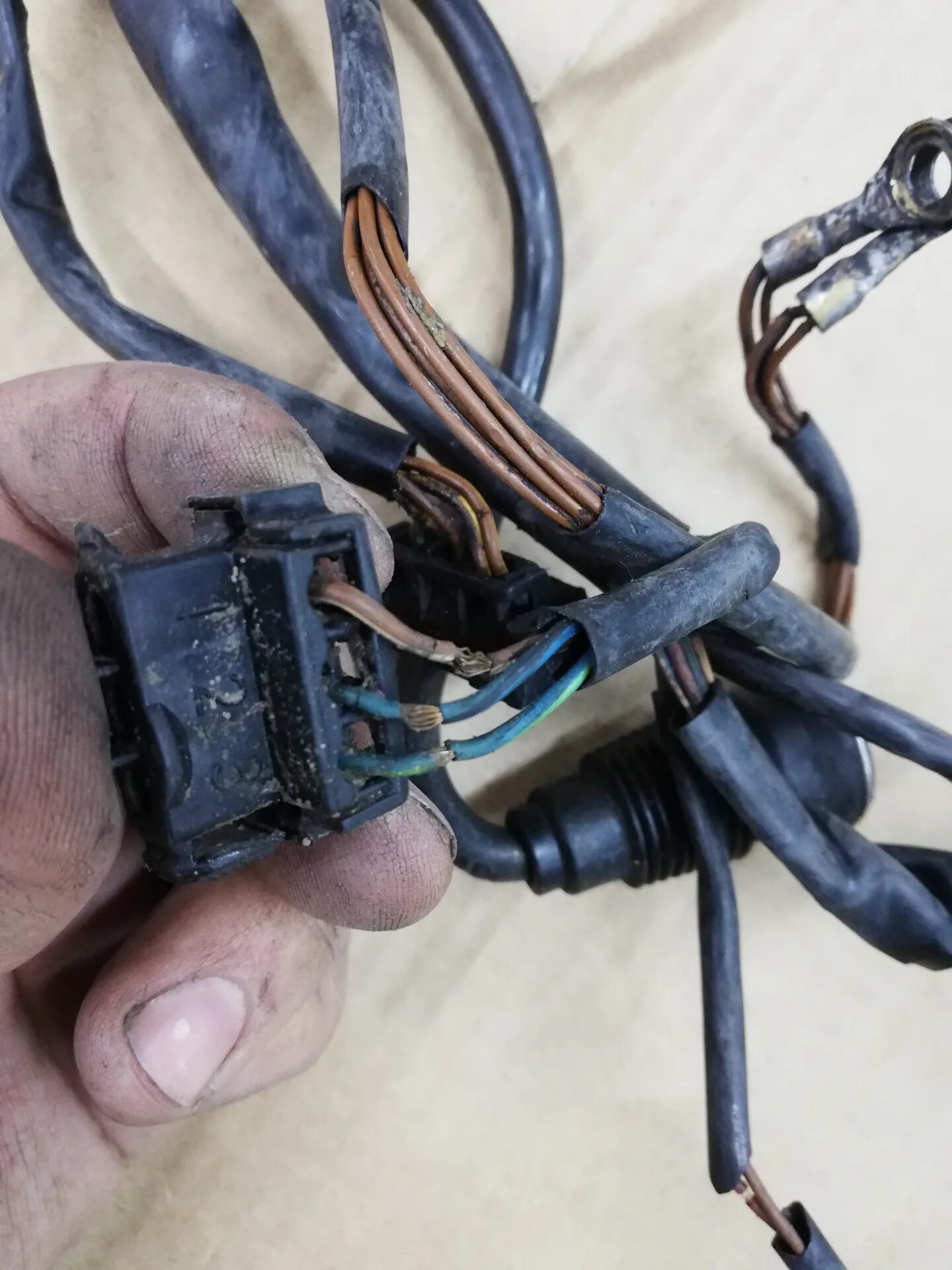 подкапотная проводка. 5. проводка наконечников мерседес 124. проводка 124. подкапотная проводка.