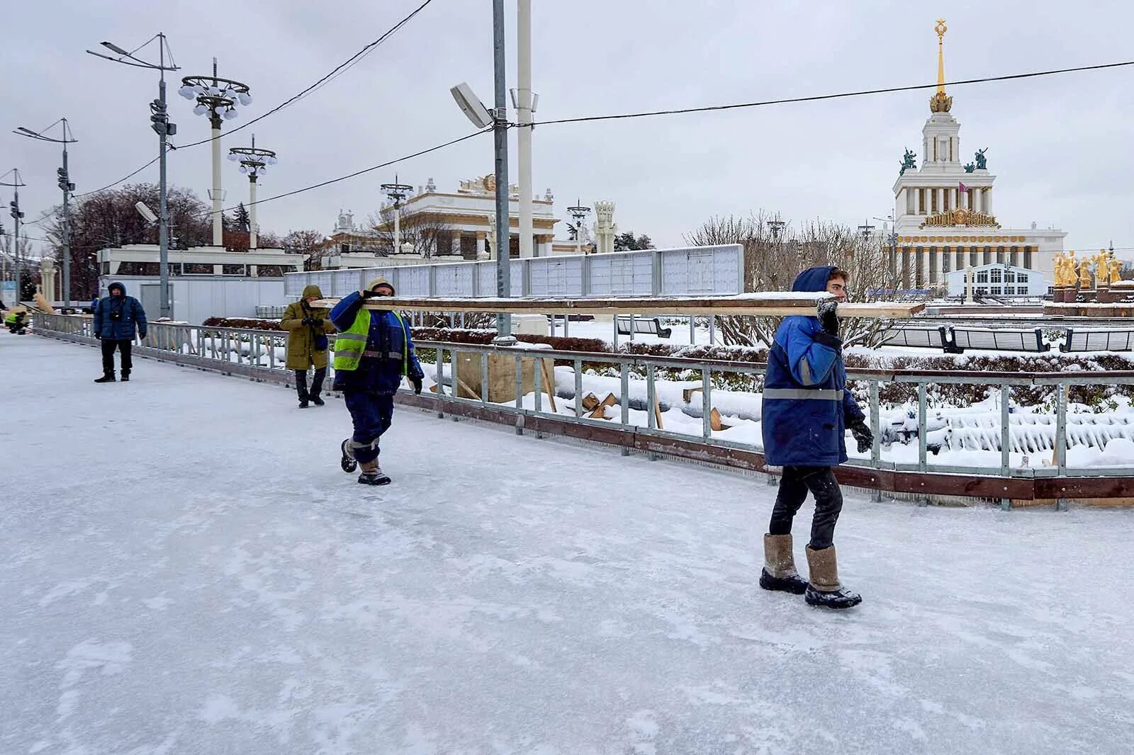 Открытый каток. Открытие катка. Катки в Москве. Городской каток. Город прокат коньков