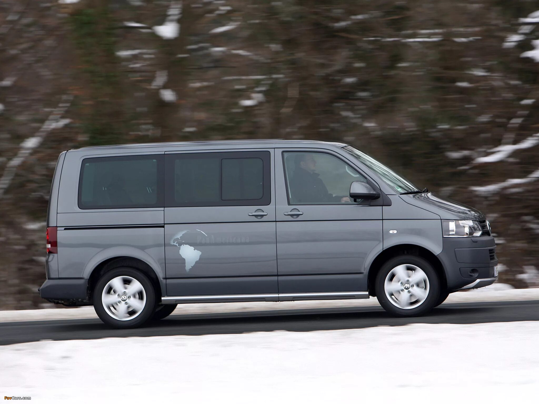 Фольксваген т5 видео. VW Multivan t5 Panamericana. Фольксваген Мультивен т5. Фольксваген Мультивэн т 5. Volkswagen Мультивен t5.