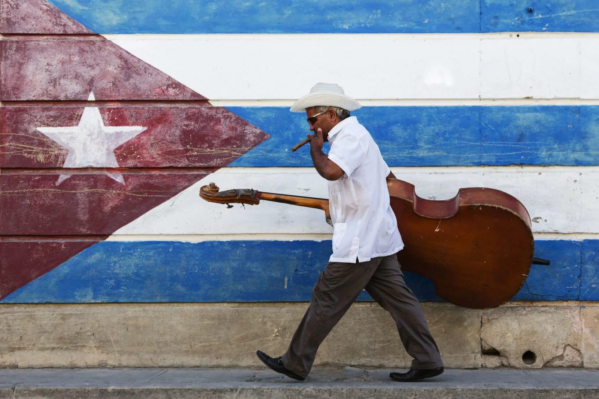 Куба и кубинцы. Куба кубинки Гавана. Варадеро кубинцы. Куба Гавана люди.