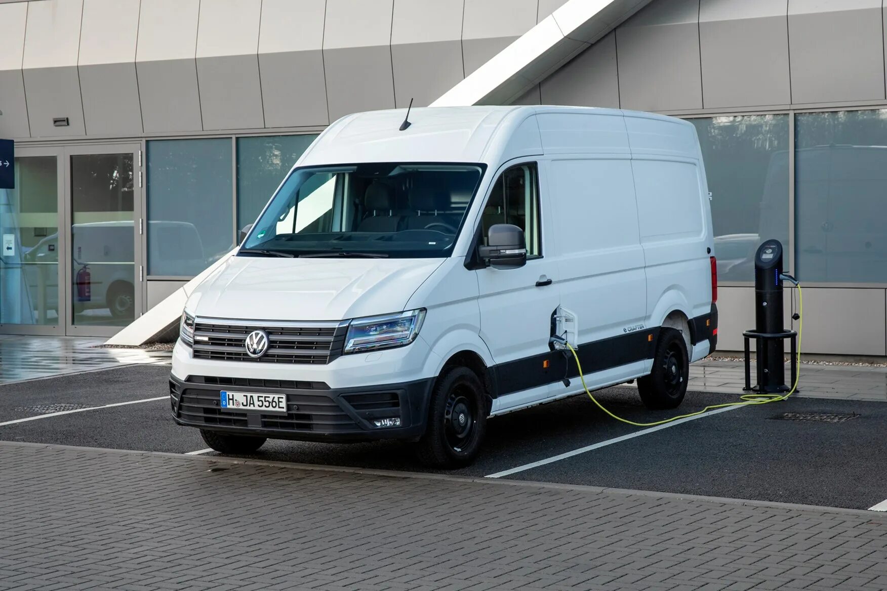 Volkswagen crafter купить. Фольксваген Крафтер фургон. Фольксваген Крафтер 2021. Volkswagen Crafter 2019 грузовой. Volkswagen Crafter 2018 грузовой.