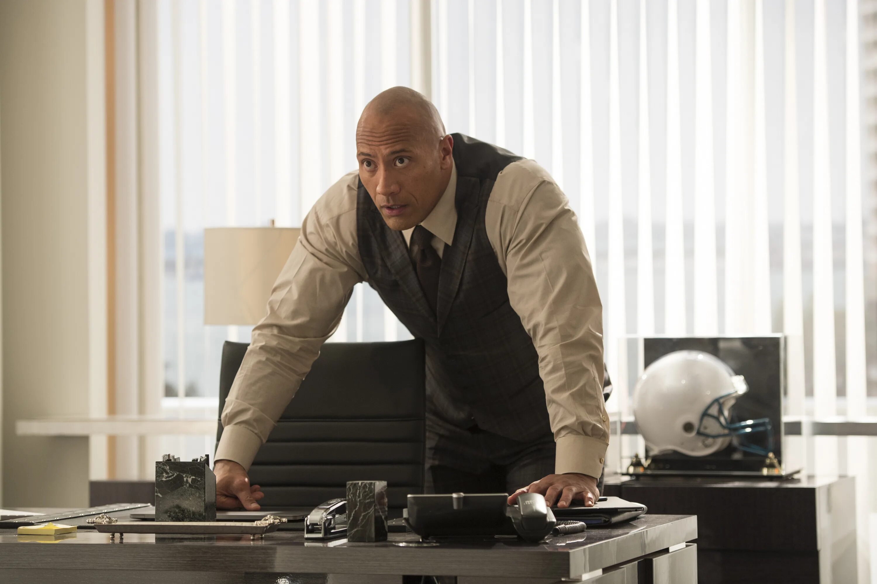 Дуэйн джонсон ballers. Дуэйн сказал джонсон. Скала джонсон на аву. Дуэйн джонсон фото. Красная скала джонсон.