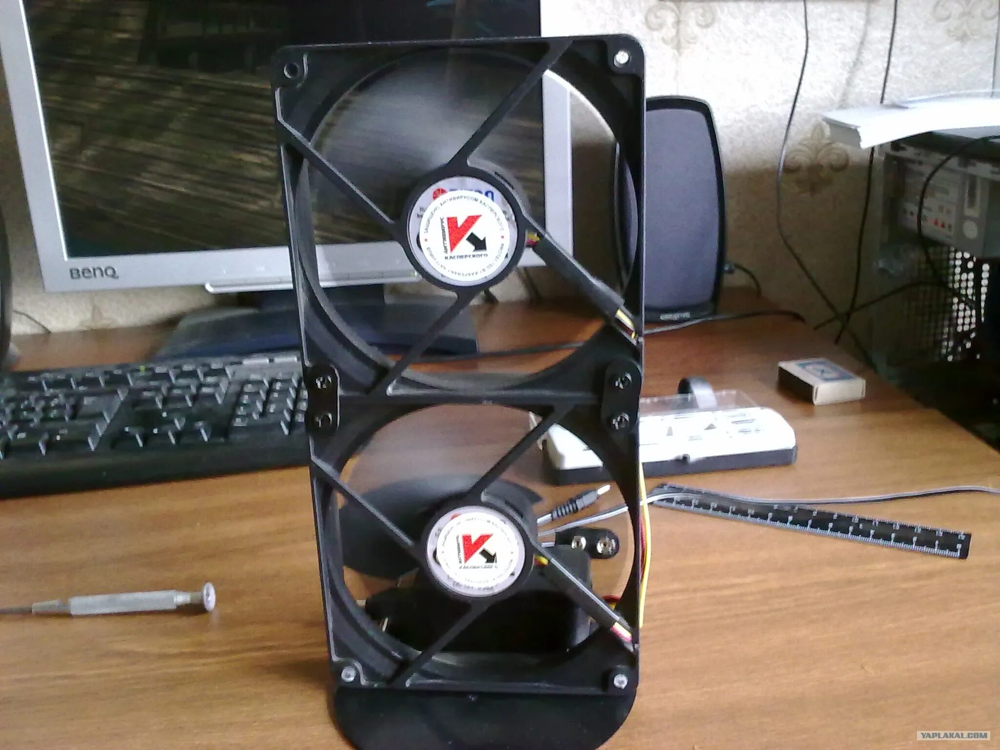 как сделать вентилятор на пк. вентилятор ноутбука к4202х. Deepcool 3 кулера на компьютерный блок. настольный вентилятор из компьютерного. самоделки из компьютерного кулера.