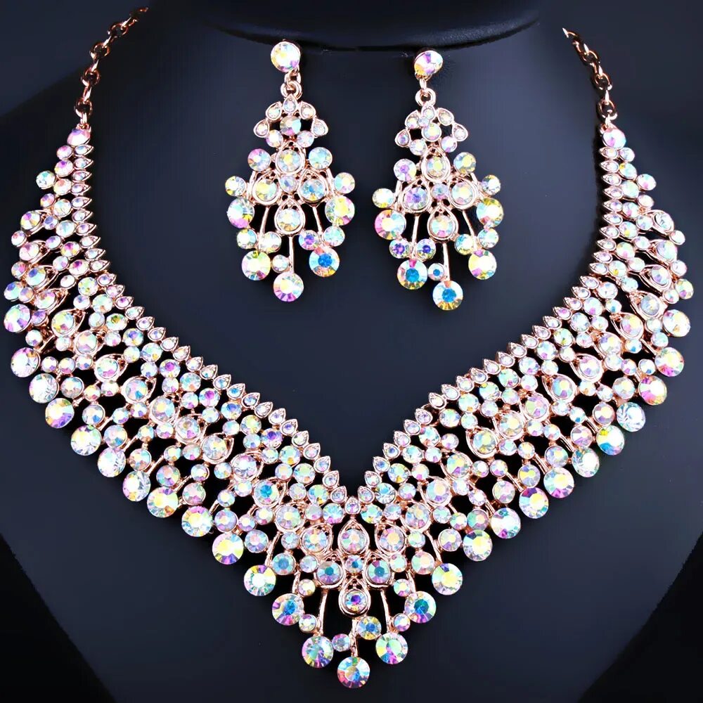 дорогие украшения. мир ювелирных украшений. алекс солджер ювелир. мир ювелирных украшений. мир ювелирных украшений.