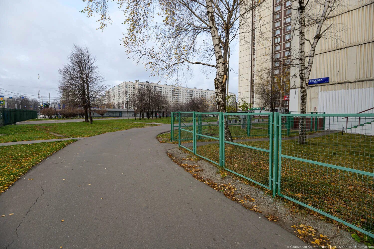 Сквер пять деревень Бибирево. Парк Бибирево. Сквер 5 деревень Алтуфьево. Этнографическая деревня Бибирево. Поселок пятерка