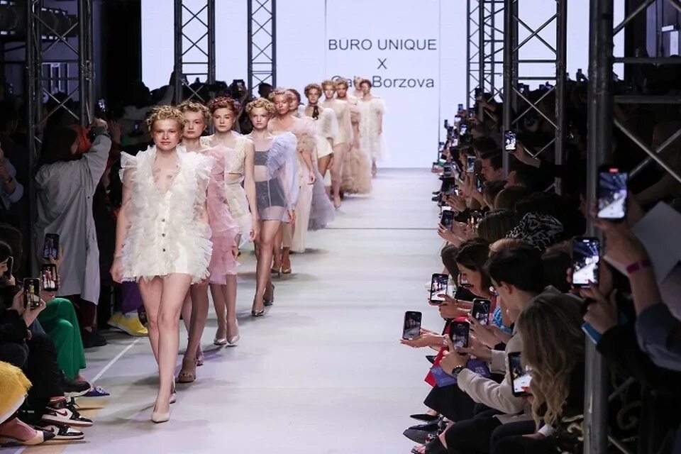 Мода в России. Московская неделя моды 2022. Fashion week в Москве 2020. Неделя моды в Москве 2022. Московская неделя моды 2024 билеты