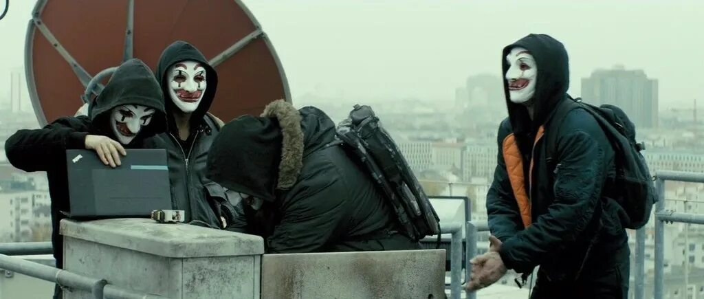 Кто я трейлер. Фильм who am i 2014. Clay whoami. Кто я фильм 2014. Бенджамин энгель хакер.