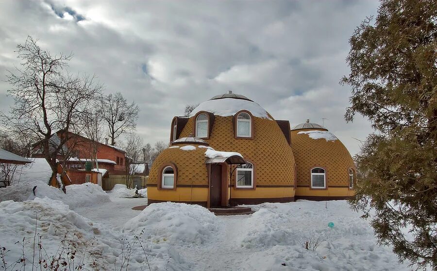 Салтыковка нижегородская. Купольный дом в Салтыковке Балашиха. Замок в Салтыковке Балашиха. Дом яйцо Салтыковка.