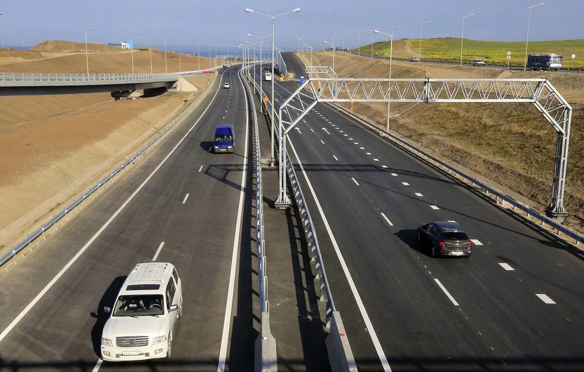 Bmw 5er 2024. строящаяся трасса краснодар крымский мост. Bmw m4 купе 2020. Bmw m5 2023. м 4 в 2024 году.