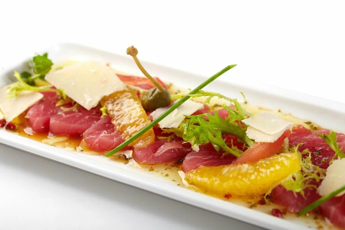 карпаччо из тунца с гуакамоле. карпаччо тунец. карпаччо из тунца. карпаччо из тунца. карпаччо из тунца рецепт с фото очень.