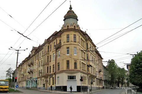 Угловая улица