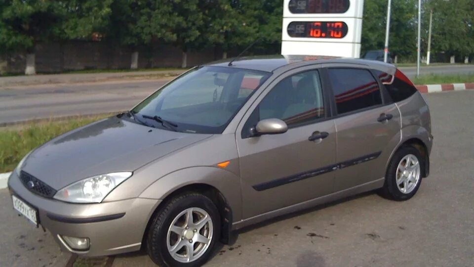 Форд фокус 2003 купить. Форд фокус 2003 хэтчбек. Ford Focus 1 2003 хэтчбек. Форд фокус 1 хэтчбек 2003. Форд фокус 1.6 2003.