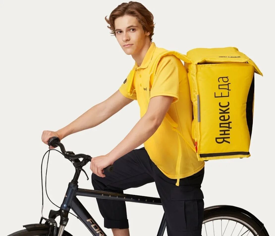 Доставщик пеший. Доставщик еды. Яндекс курьер. Работа курьером пеший еда. Работа курьером пеший еда.