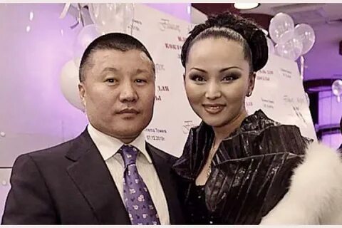 Өте сымбатты және өте сексуалды сұлу қыз