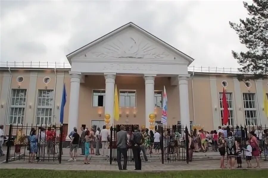 Арсеналец хабаровск. Арсеналец хабаровск тихоокеанская. Арсеналец хабаровск тихоокеанская. Кск арсеналец хабаровск. Тихоокеанская 60 хабаровск арсеналец.
