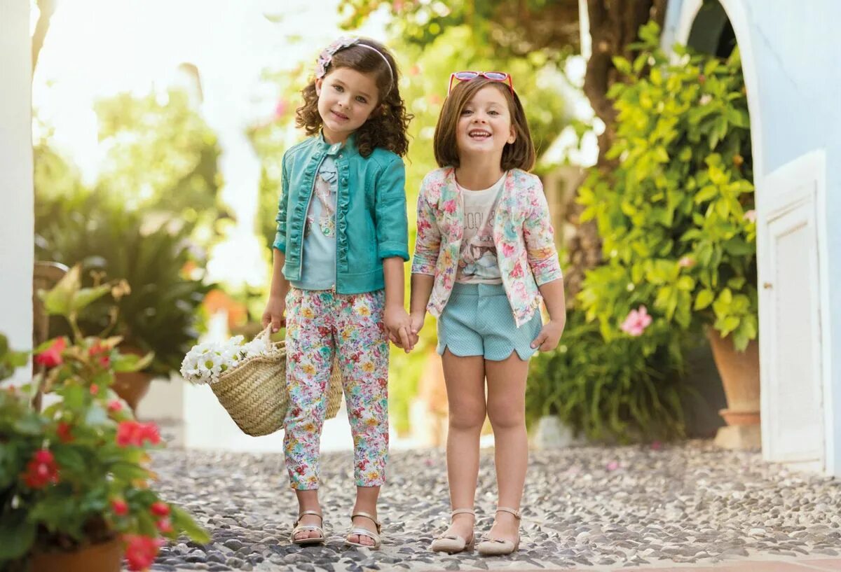 Детские одежды. Стильно одетые дети. Одежда для подростков. Повседневная одежда для детей. Как нужно одеваться детям.