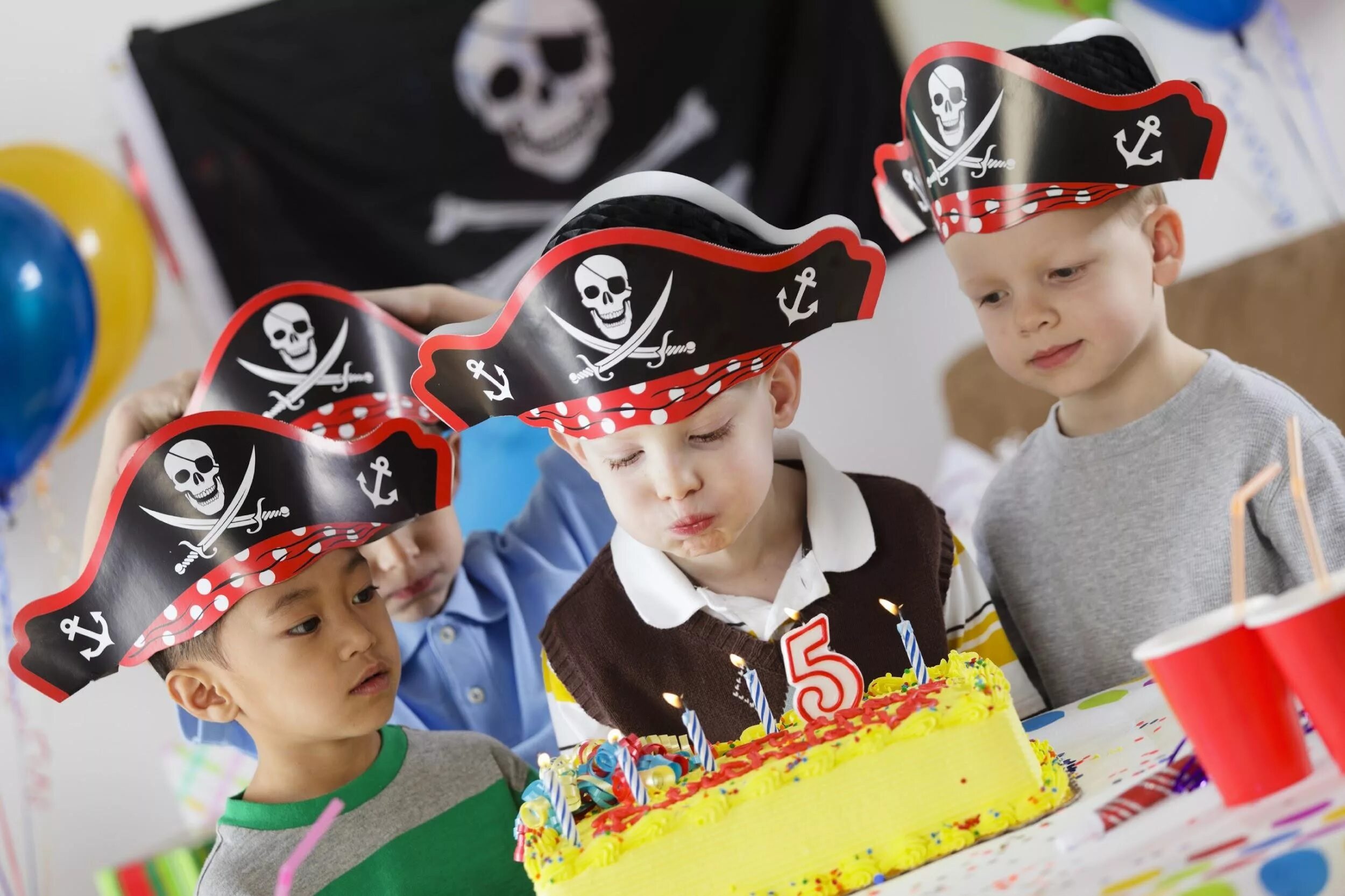 Пиратская вечеринка. Вечеринка в пиратском стиле для детей. День рождения в стиле пиратской вечеринки. Детский день рождения в пиратском стиле. Сценарий детского праздника для детей