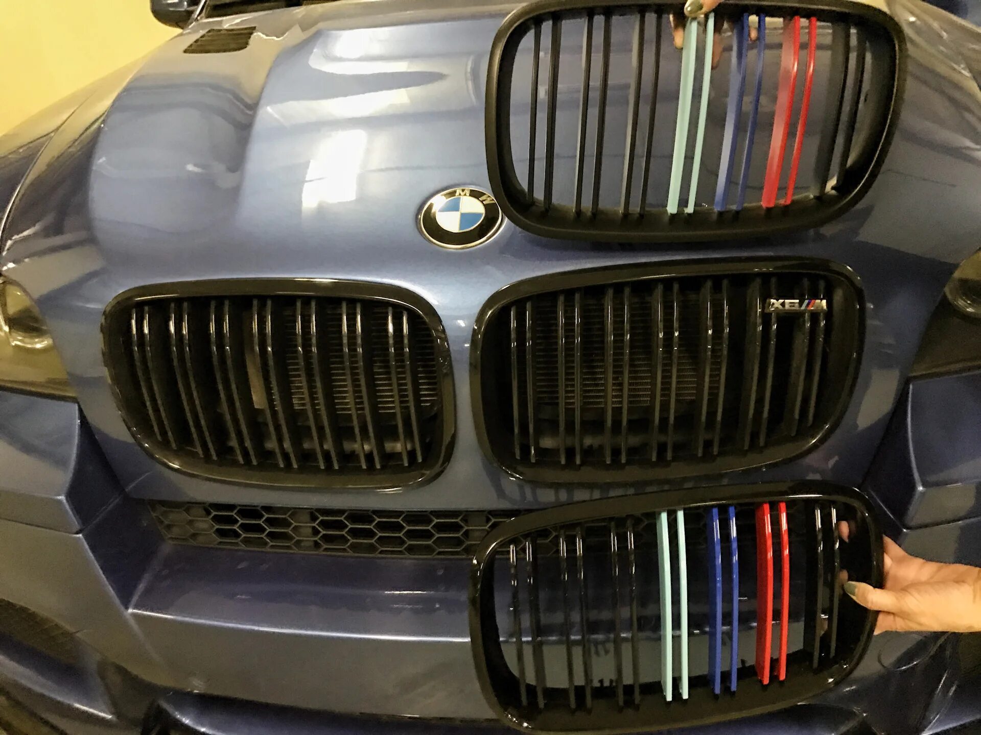 Решетка бмв х5. Ноздри бмв х6. bmw x5 e70 ноздри. решетка бмв х6. ноздри на бмв х6 е71 черные.