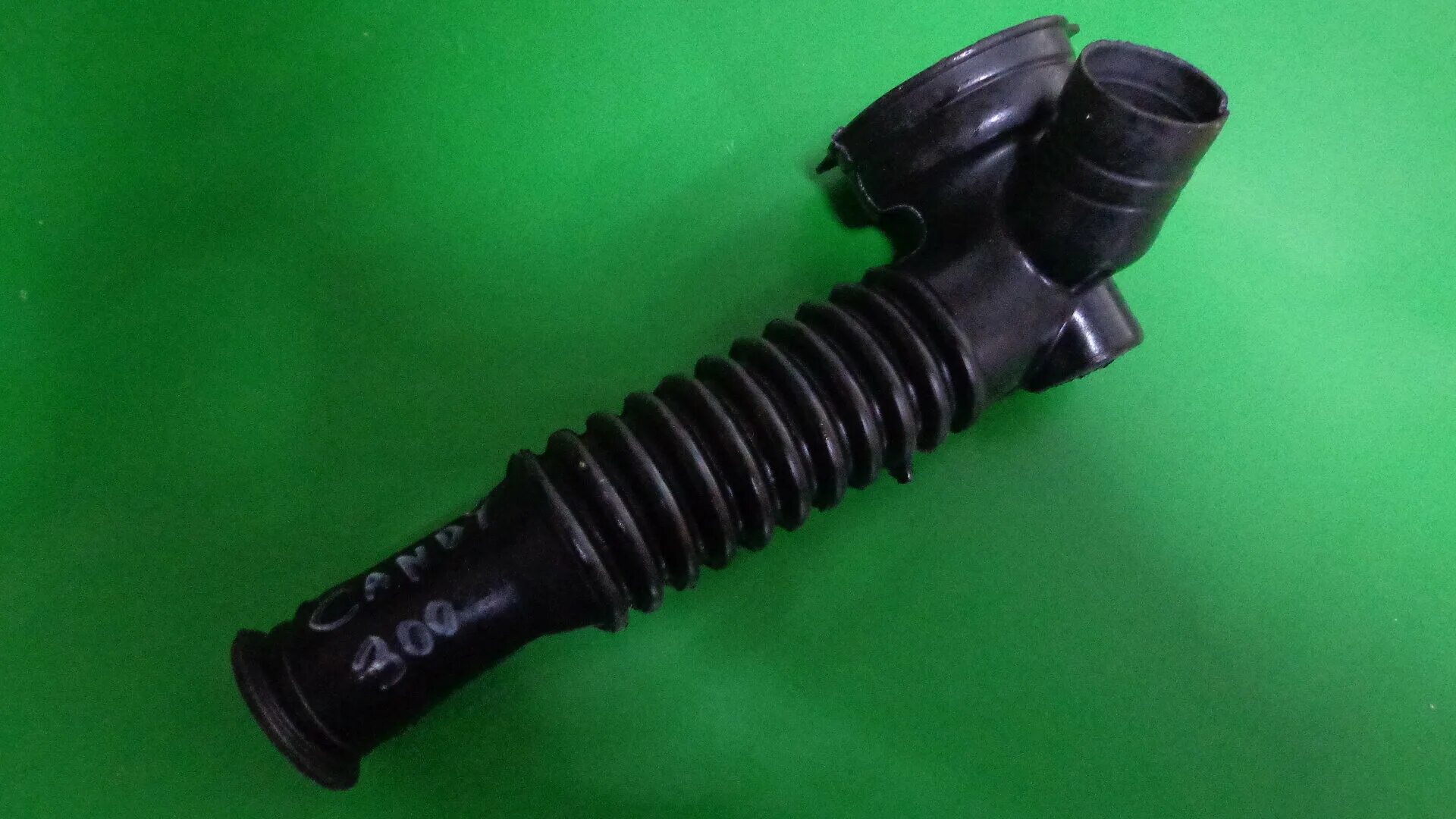 патрубок 109648 (174001678) indesit сливной. патрубок для стиральных машин indesit, ariston, c00109648. патрубок сливной indesit c00109648. Indesit 421 патрубок бак-насос. патрубок сливной стиральной машины indesit.