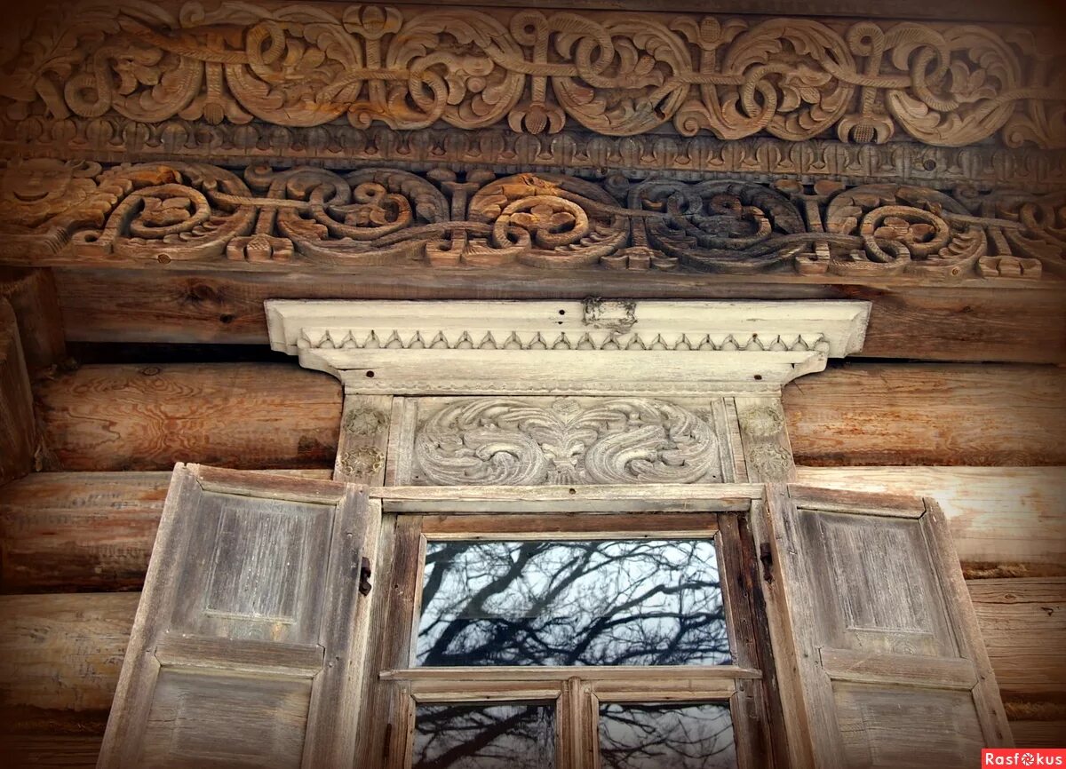 отверстие м16 на чертеже. резные причелины древняя русь. корабельная резьба нижегородская домовая резьба. мебельная глухая резьба.