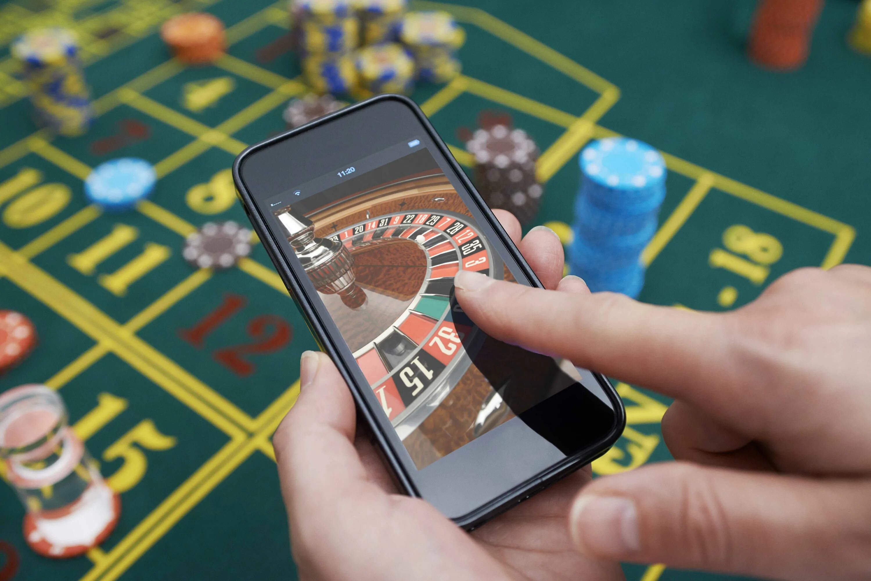 Mobile casino gaming. Мобильное казино. Казино на телефоне. Мобильные азартные игры. Казино для сотового телефона.