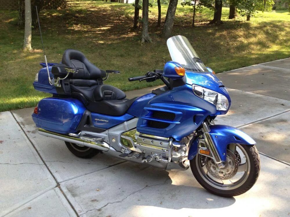 Хонда Голд Винг 1800. Honda Gold Wing. Honda gl1800 Gold Wing. Хонда Голд 1800. Хонда голд купить бу