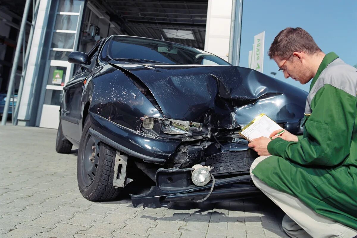 Осаго после аварии. Независимая экспертиза автомобиля. Экспертиза автомобиля после ДТП. Автотехническая экспертиза автомобиля после ДТП. Независимая оценка ущерба автомобиля после ДТП.