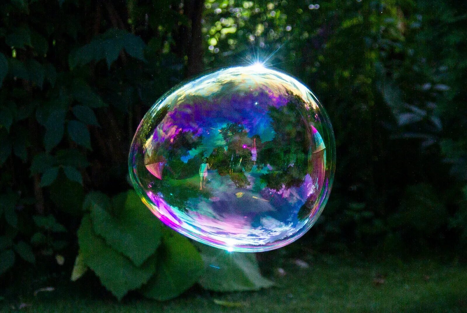 Мыльные пузыри в домашних условиях для детей. Мыльные пузыри. Мыльные пузыри дома. Мыльные пузыри лето. Мыльные пузыри из подручных средств.