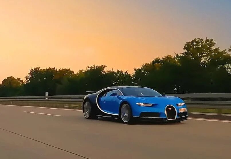 Chiron разгон до 100. Бугатти чирон скорость. bugatti chiron 400 км/ч. бугатти 2025. максимальная скорость бугатти чирон.