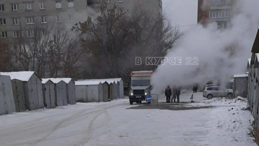 Барнаул зимой. Пожар в Барнауле 1 декабря. Барнаул сгорел дом 1 декабря 2022 год. Пожар на ул Крапивницкого 20 . 2022 Года. Полный контакт 22.02 24