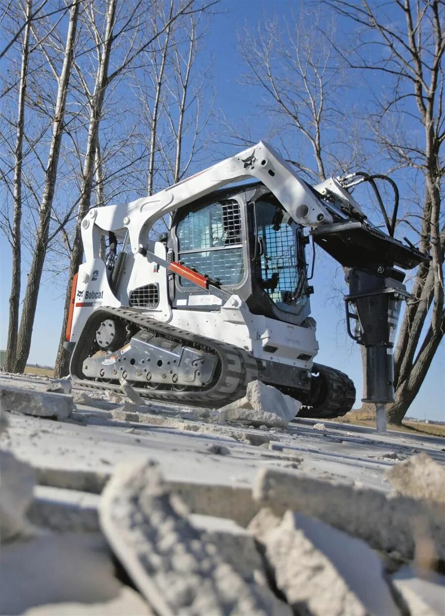 Гидромолот bobcat. Бобкэт 770. Bobcat t770. Бобкэт гусеничный экскаватор. Грузоподъёмность Bobcat 770.