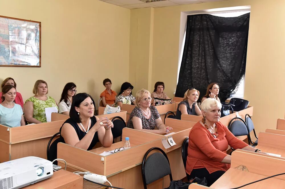 Тренинг для преподавателей английского языка. Взрослые на курсах. Бкпт огу бузулук. Команда преподавателей английского. Образование взрослых.