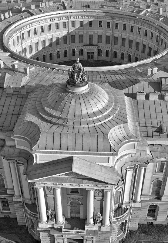 Музей академии художеств в санкт-петербурге здание. Б. Здание академии художеств в петербурге. Санкт-петербургская императорская академия художеств. Академия искусств санкт-петербург имени репина.