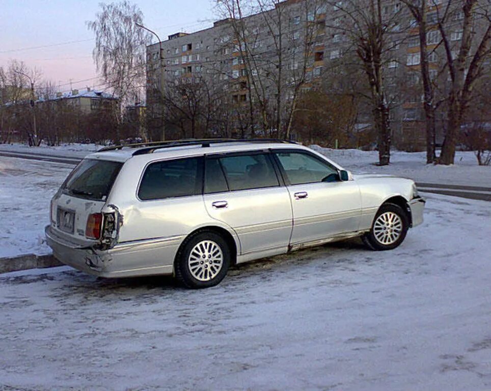 Тойота универсал 2000 годов. Toyota Crown Estate. Toyota Crown универсал 2000 года. Тойота Краун 2000 универсал. Тойота Краун Эстейт 2000.