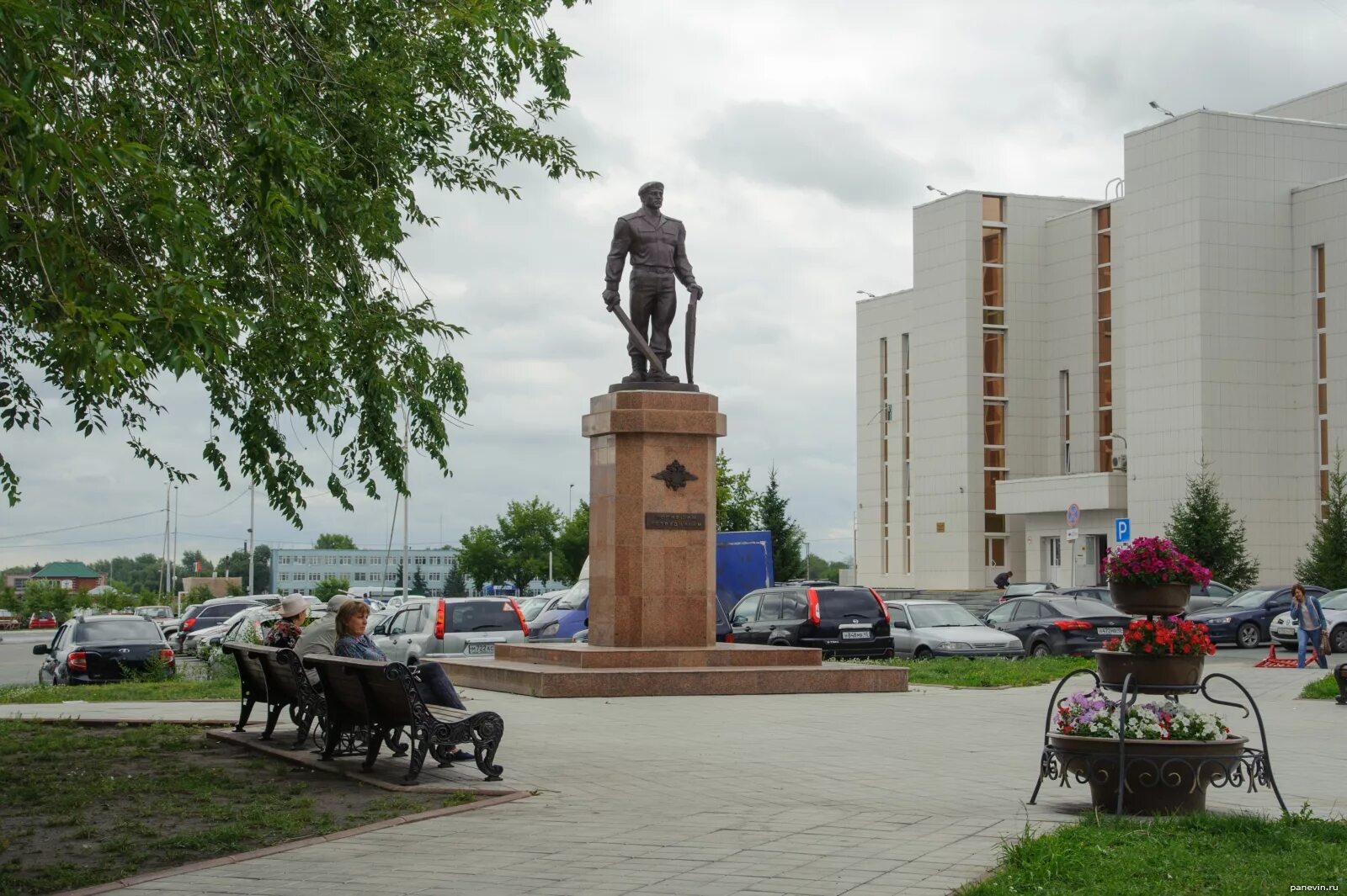 Городской сайт кургана. Памятники Кургана и Курганской области. Достопримечательности Кургана памятники. Памятники города Кургана достопримечательности. Монумент города Курган.