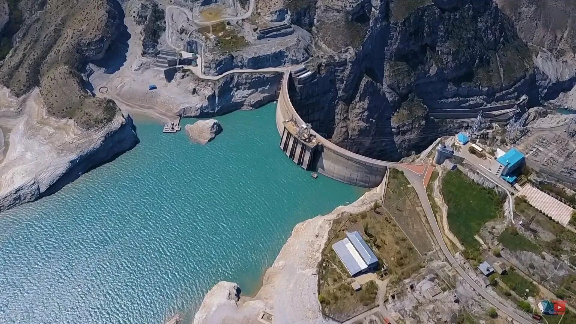 Чиркейская ГЭС Сулакский каньон. Водохранилище Дагестан Сулакский каньон. Дербент горы Сулакский каньон. Сулакский каньон гидроэлектростанция. Каньон судакский