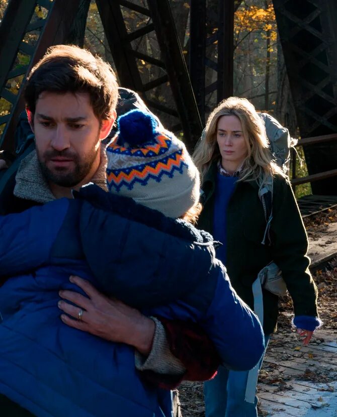 Тихое место 2018 отзывы. Тихое место 1 фильм 2018. Джон красински в фильме тихое место. Jim in a quiet place. Тихое место фильм 2020.