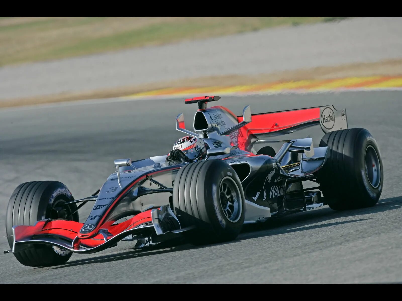 F 1 l. ф1 гонки. Mclaren f1 2005. Formula 1. Red bull racing-renault rb8.