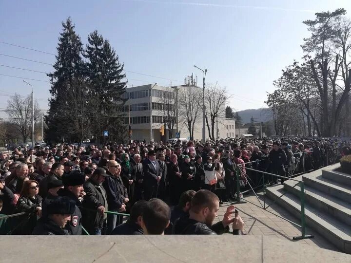 День памяти жертв депортации балкарского народа. Кабардино-балкария репрессии. Мемориал жертвам репрессий балкарского народа нальчик. День памяти жертв балкарского народа. Мемориал памяти балкарского народа в нальчике.