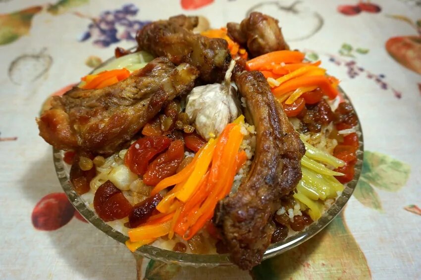 Ребрышки с овощами в афганском казане