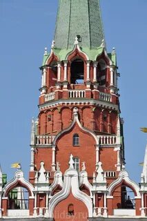 Высота троицкой башни в москве