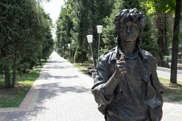 Сегодня, 21 июня ко дню рождения Виктора Цоя в Алма-Ате на улице Тулебаева был у